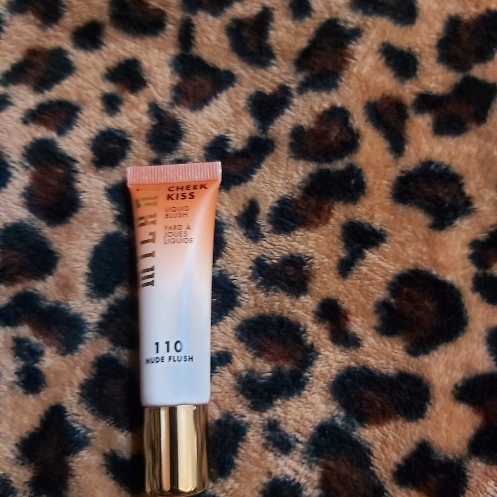 Milani Cheek - Picture 7 of 9